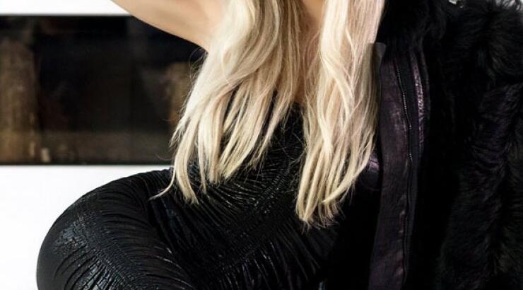 Η Τζούλια Νόβα "έριξε" το instagram με τη πρώτη φωτογραφία της με μπικίνι! [εικόνα]