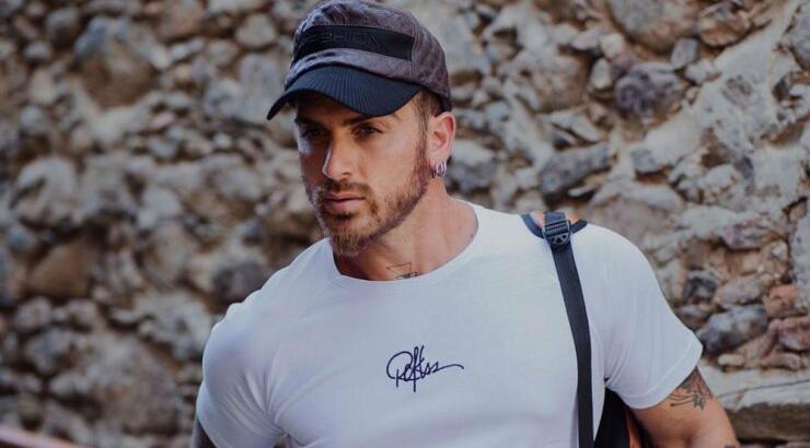  Δώρος Παναγίδης: Ποζάρει εντελώς γυμνός στο instagram [εικόνα]