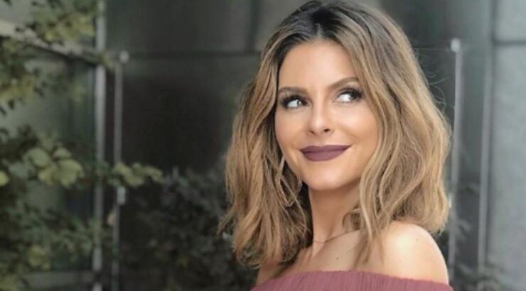 Μαρία Μενούνος: Δείτε την να κατευθύνεται προς το χωριό της μαζί με τους κουμπάρους της