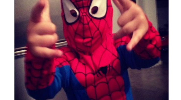Ποιου Κύπριου παρουσιαστή ο γιος του ντύθηκε Spiderman;