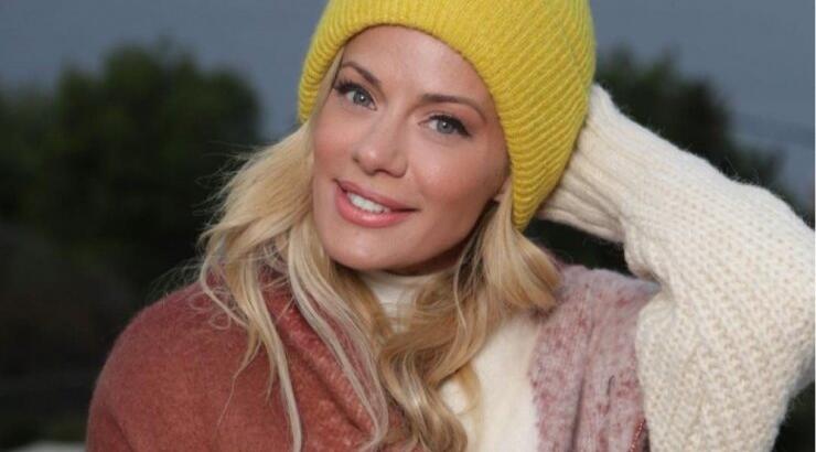 Ζέτα Μακρυπούλια: Tην είδαμε για πρώτη φορά να φωτογραφίζεται μαζί με τα αδέρφια της [εικόνες]