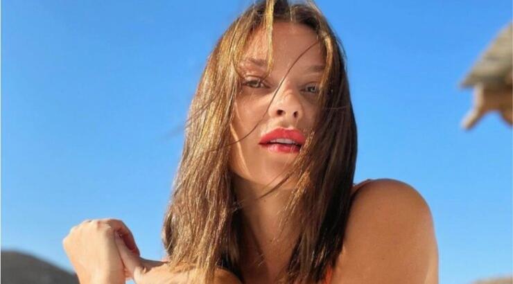 Η Υβόννη Μπόσνιακ ποζάρει άβαφη και μας σαγηνεύει [εικόνα]