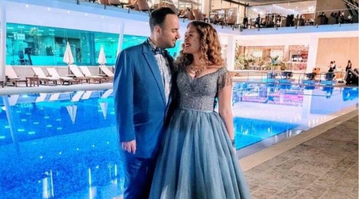 Μαυρίκιος Μαυρικίου - Ιλάειρα Ζήση: Ποζάρουν με την άδεια γάμου τους [εικόνα]