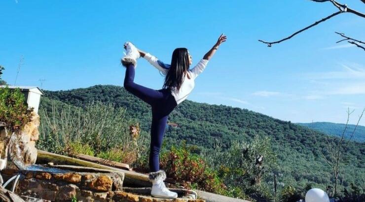 Ελληνίδα τραγουδίστρια αποφοίτησε από κυπριακό πανεπιστήμιο! [εικόνα]