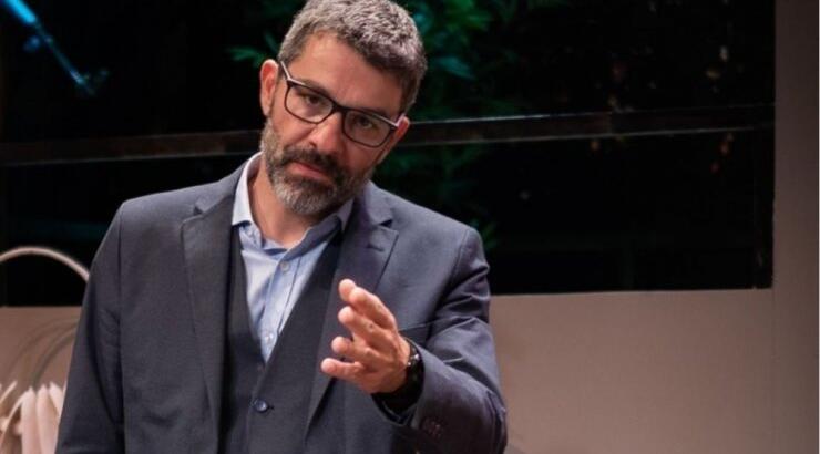 Πέτρος Λαγούτης: "Έχω προσποιηθεί ότι δεν ήμουν ο Πέτρος Λαγούτης" [βίντεο]