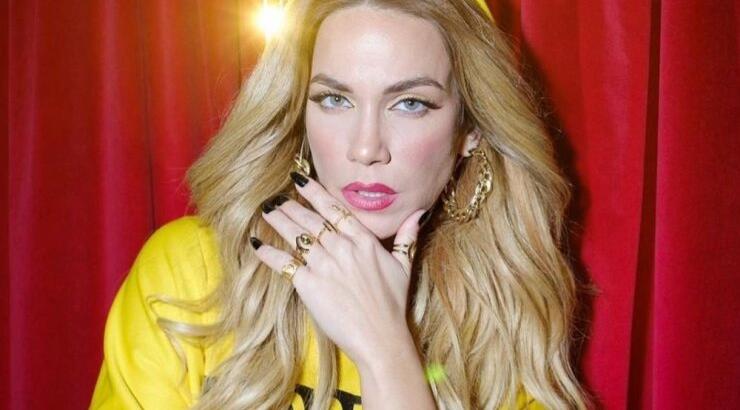 Κατερίνα Στικούδη: Έτσι απαντά στα σχόλια κιλών και δεύτερης εγκυμοσύνης [βίντεο]