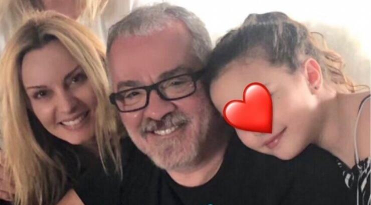 Πέγκυ Ζήνα: Γιόρτασε τα γενέθλια της και η τούρτα είχε φωτογραφίες της οικογένειάς της [εικόνες]