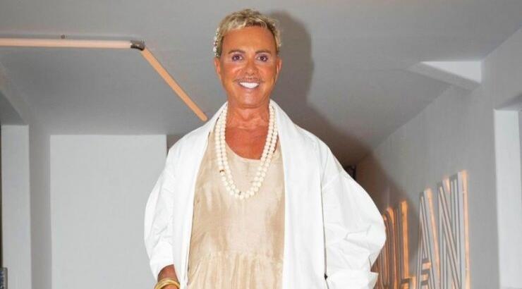 Λάκης Γαβαλάς: Οι ολόγυμνες πόζες του μπροστά από τον καθρέπτη [εικόνες]