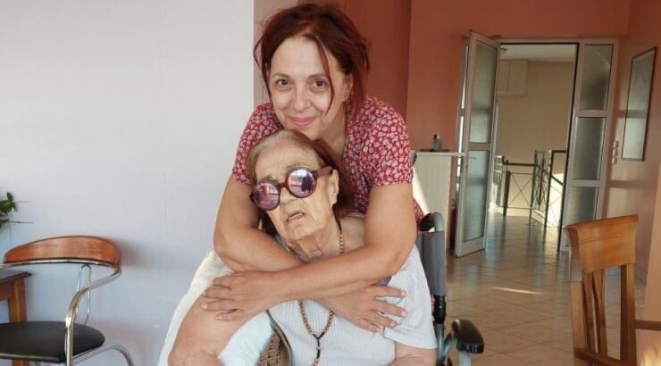 Ελένη Ράντου: "Χάνω σιγά σιγά τη μαμά μου, πήγα σε ψυχίατρο γιατί ένιωθα να τρελαίνομαι" [βίντεο]