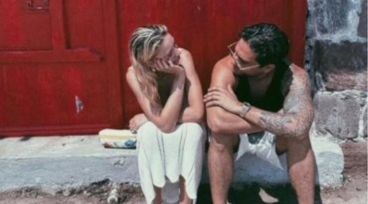 Χρήστος Μάστορας: Άλλαξε στίχο τραγουδιού για χάρη της συντρόφου του - H on stage αφιέρωση