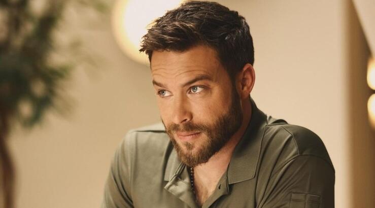 Στέφανος Μιχαήλ: "Μια κοπέλα πήρε βλεφαρίδα από το πρόσωπο μου και την κράτησε"