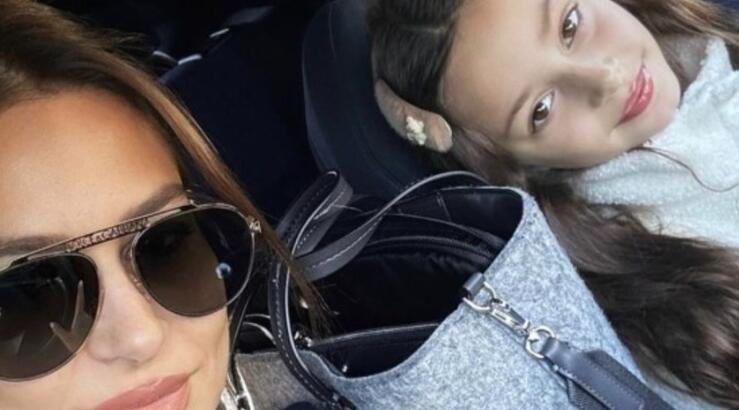 Κωνσταντίνα Ευριπίδου: Ο χορός της Αριάδνης στο αυτοκίνητο σε βόλτα τους [βίντεο]