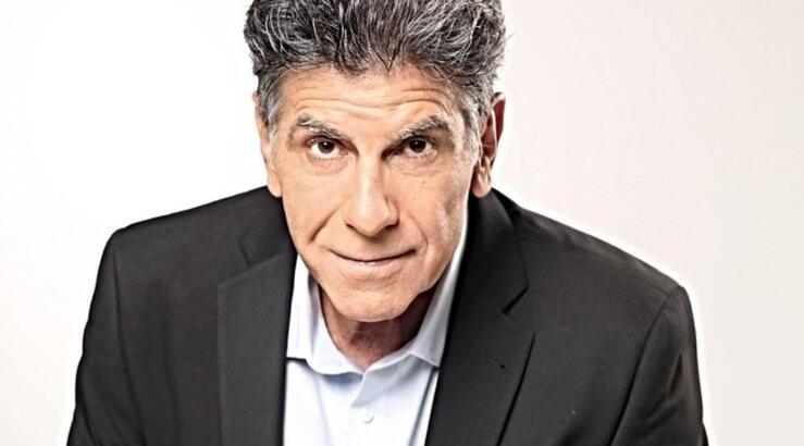 Γιάννης Μπέζος: "Θέλω να παραμείνω και αυστηρός και απρόσιτος" 