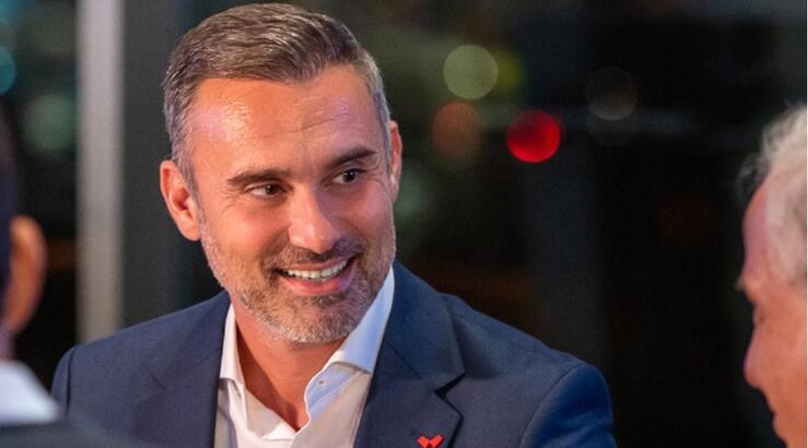 Γιώργος Καπουτζίδης: Το κλάμα χαράς μετά την υπερψήφιση νομοσχεδίου για τα ομόφυλα ζευγάρια [βίντεο]