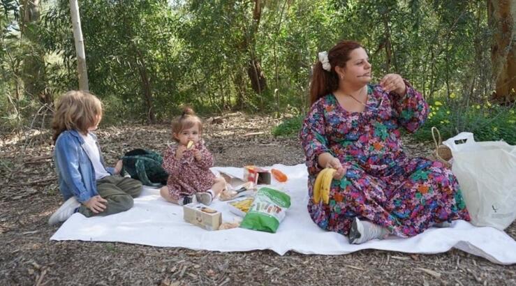 Μαριλένη Σταύρου: Φωτογράφησε τα παιδιά της μαζί με τον προπάππου τους [εικόνα]