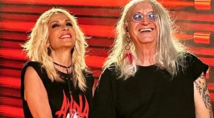 Καρβέλας για Βίσση: "Kαμία Ελληνίδα τραγουδίστρια και όχι μόνο δεν μπορεί να κάνει αυτό που κάνει η Άννα"