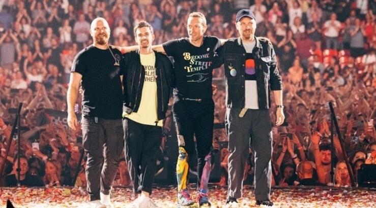 Η Ελληνίδα τραγουδίστρια που θα ανοίξει τις συναυλίες των Coldplay στην Αθήνα 