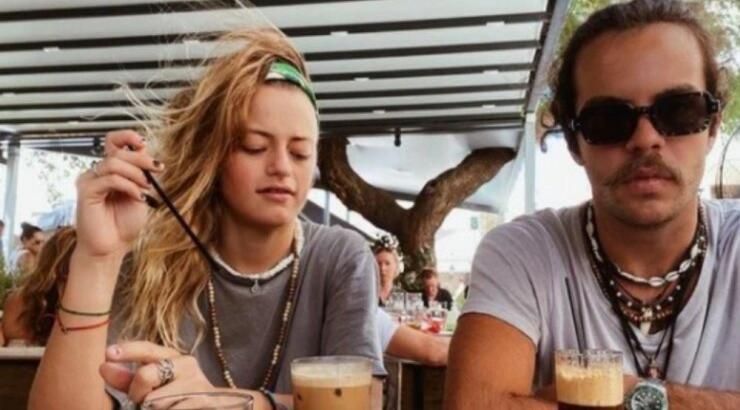 Άγγελος Λάτσιος: Απαθανατίζει γυμνή στο κρεβάτι την σύντροφό του [εικόνα]