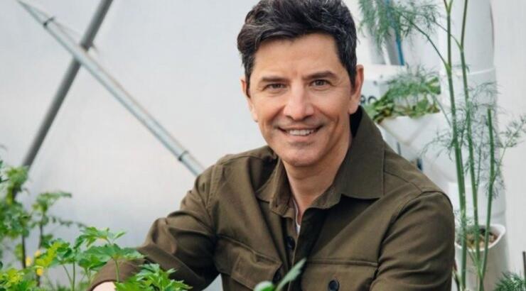 Σάκης Ρουβάς: Η αγκαλιά με τον γιο του, Αλέξανδρο, είναι ότι πιο γλύκο έχουμε δει μέχρι στιγμής 