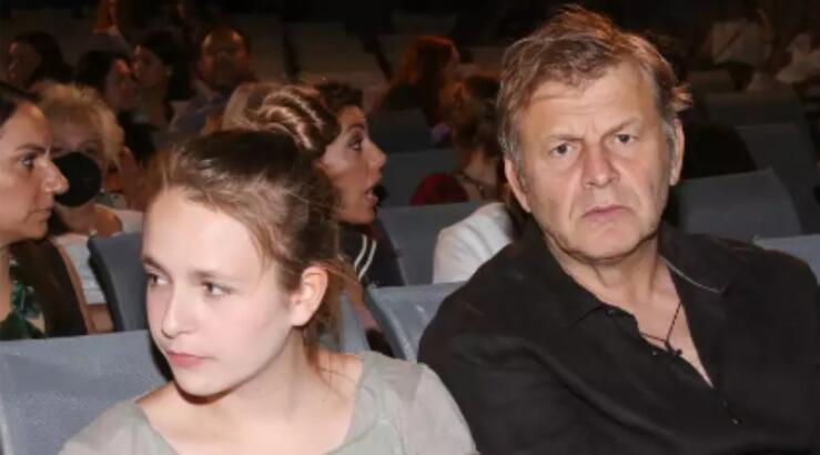 Απόστολος Γκλέτσος για την κόρη του: "Αυτό το παιδί είναι λίγο χαζό... σαν και μένα" [βίντεο]