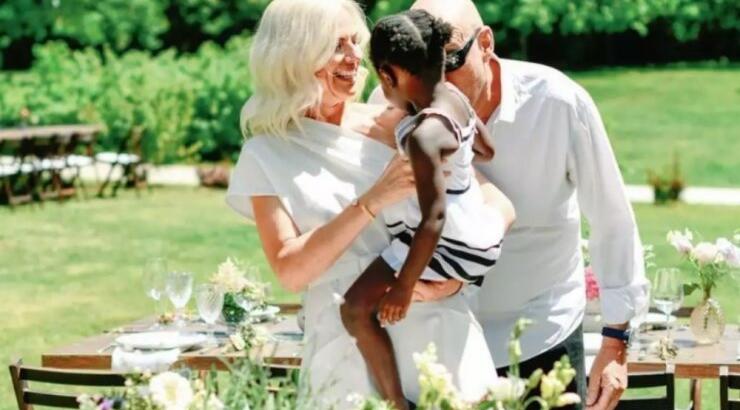 Καλημέρης - Κοντοβά: Η πρώτη δημόσια έξοδος μετά τον χωρισμό τους με την μικρή Ada [εικόνες]