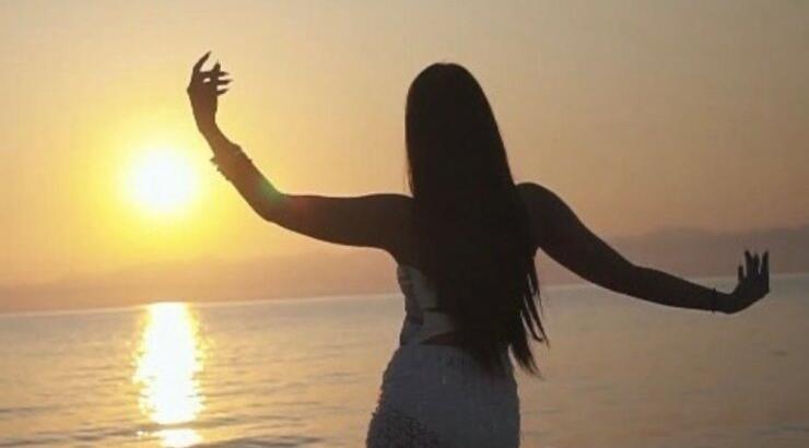 Γνωστή Ελληνίδα τραγουδίστρια oρκίστηκε και πήρε το πτυχίο της στη Φιλολογία [εικόνες]