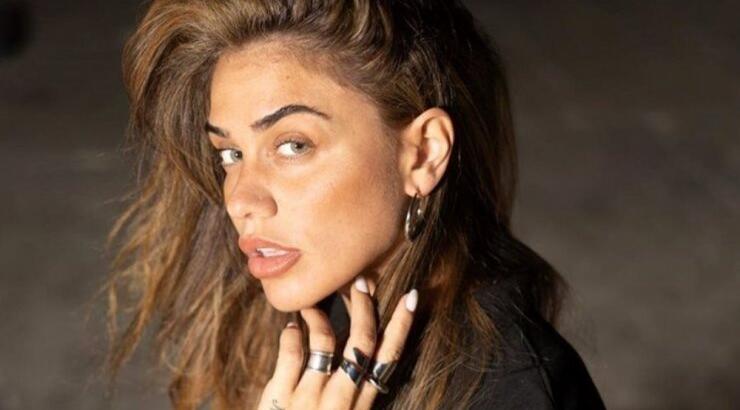 Ξετρελαμένη η Κόνι Μεταξά: Oύρλιαζε στους δρόμους "Αρραβωνιάστηκα" [βίντεο]