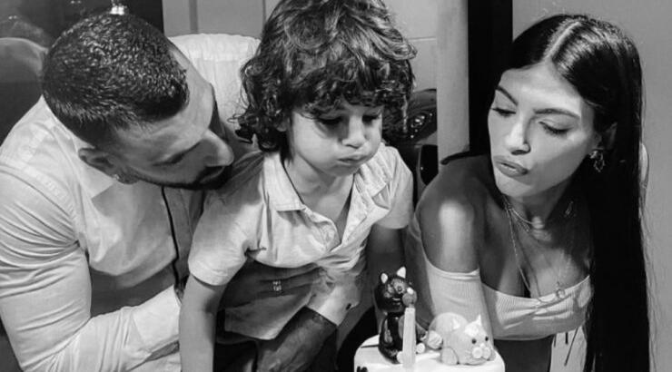 Μερκής - Κυριάκου: Το πάρτι γενεθλίων του γιου τους, Λαμπρινού, λίγο πριν την έλευση της κόρης τους [εικόνες]