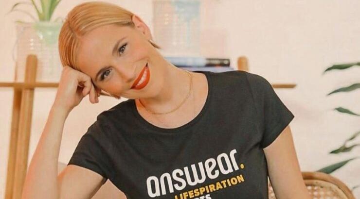 Nάντια Μπουλέ: Στην πιο τρυφερή της εικόνα μαζί με την κορούλα της [βίντεο]