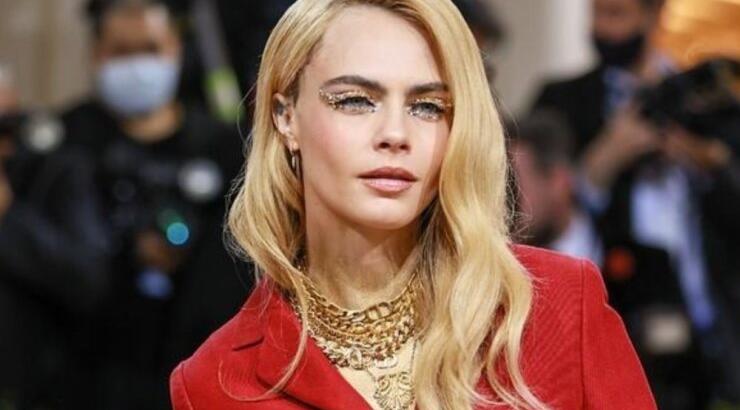 Cara Delevingne: Αυτή είναι η νέα της σύντροφoς - Το φιλί στο στόμα που αντάλλαξαν