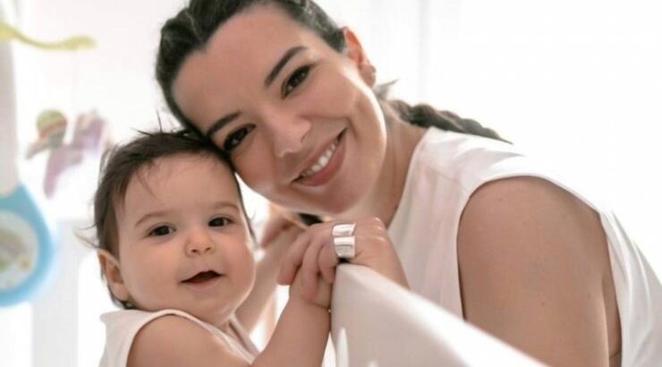 Νικολέττα Ράλλη: Μητέρα και κόρη φόρεσαν το ίδιο μαγιό και μας "τράβηξαν" την προσοχή! [εικόνα]