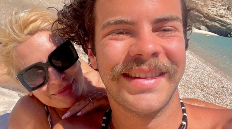 Ελένη Μενεγάκη: Ο γιος της, Άγγελος, βρέθηκε στο πλατό της εκπομπής της [εικόνες]