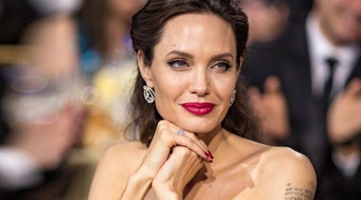 Angelina Jolie: Φωτογραφήθηκε για το αμερικάνικο Elle έτσι όπως δεν την έχουμε ξαναδεί [εικόνες]