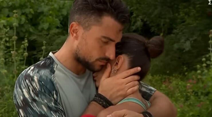 Μαριαλένα για Σάκη: "Αν τελικά αποφασίσει να αποχωρήσει, θα αποχωρήσω κι εγώ" [βίντεο]