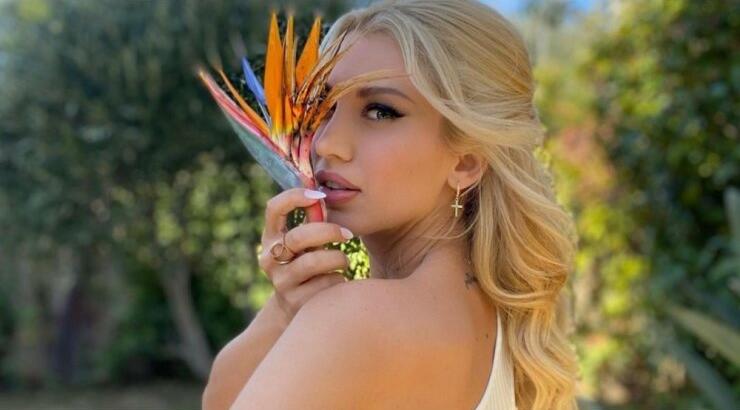 Κωνσταντίνα Σπυροπούλου: Η ερώτηση που δέχθηκε από δημοσιογράφους και την έκανε να νιώσει αμήχανα [βίντεο]