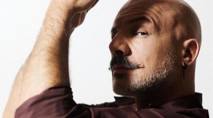 Νίκος Μουτσινάς: Εκτός εαυτού ο παρουσιαστής - "Εμείς οι δηλωμένες...." [βίντεο]