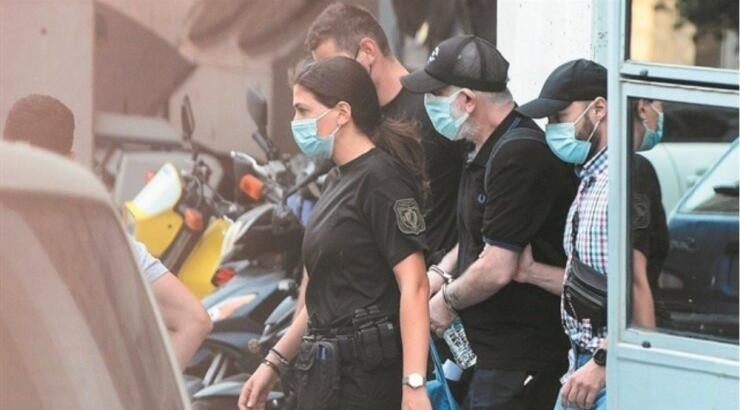 Δίκη Φιλιππίδη: Ένταση ανάμεσα στον Σπύρο Μπιμπίλα και τον γιο του ηθοποιού, Δημήτρη [βίντεο]