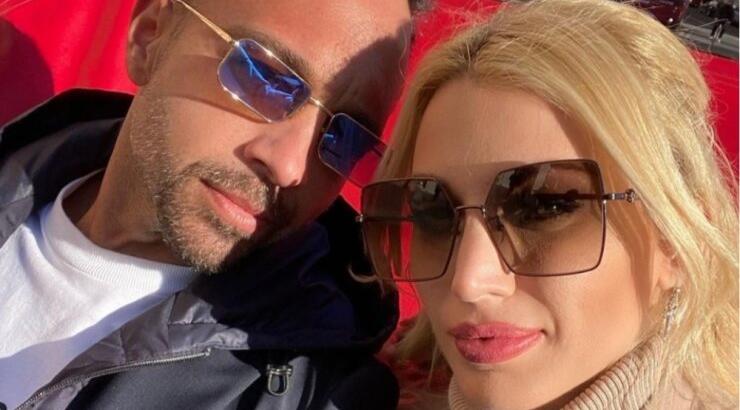 Κωνσταντίνα Σπυροπούλου: Τα τρυφερά φιλιά με τον σύντροφό της μπροστά από την "Fontana di Trevi"! [εικόνες]