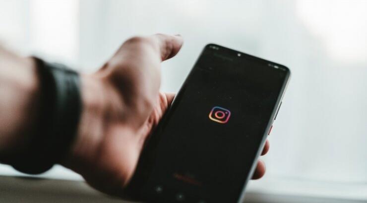 Αυτά τα επώνυμα πρόσωπα της ελληνικής showbiz δεν ακολουθούν κανένα στο instagram [εικόνες] 