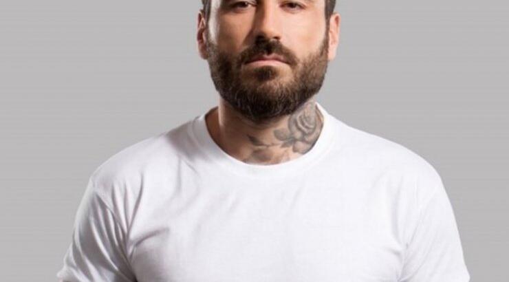 Μία από τις πιο άβολες στιγμές στην ελληνική τηλεόραση. Δείτε το Γιώργο Μαυρίδη να κλαίει μπροστά στις κάμερες