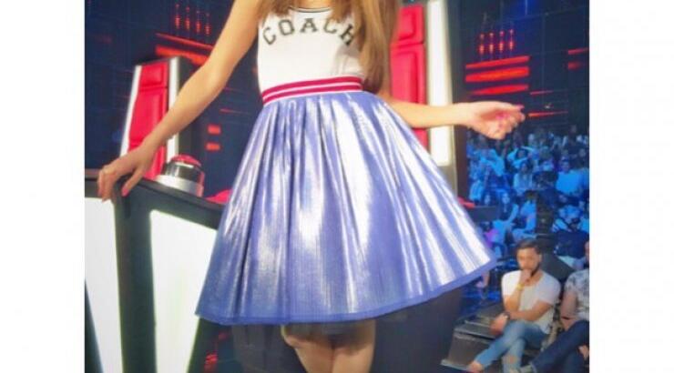 Η αμηχανία της Βανδή για τα σχόλια παρουσιαστή και coaches για το ντύσιμό της