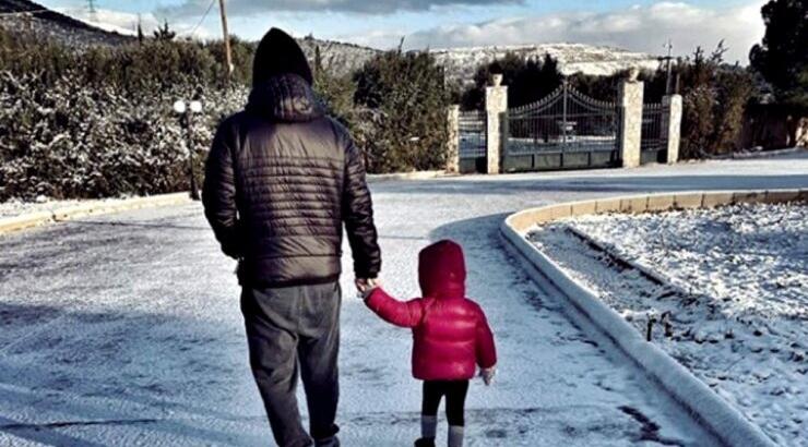 Η σύζυγος επώνυμου Έλληνα μας έδειξε για πρώτη φορά τη φουσκωμένη της κοιλίτσα! 