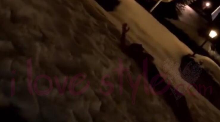 Δεν πιστεύαμε στα μάτια μας! Επώνυμος Κύπριος ξάπλωσε ημίγυμνος στα χιόνια! [εικόνες & βίντεο]