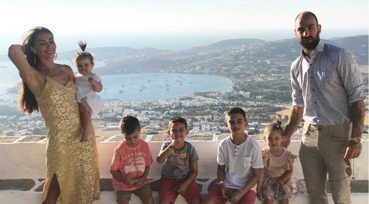 Η κόρη του Βασίλη Σπανούλη δείχνει τη δυσαρέσκεια της στο νέο look του πατέρα της [εικόνα & βίντεο]