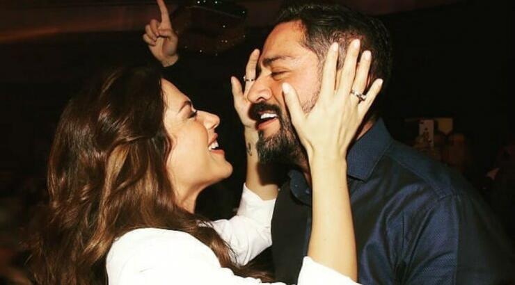 Βάσω Λασκαράκη - Λευτέρης Σουλτάτος: Αντάλλαξαν το πιο τρυφερό τους φιλί στα γενέθλια της ηθοποιού [βίντεο]