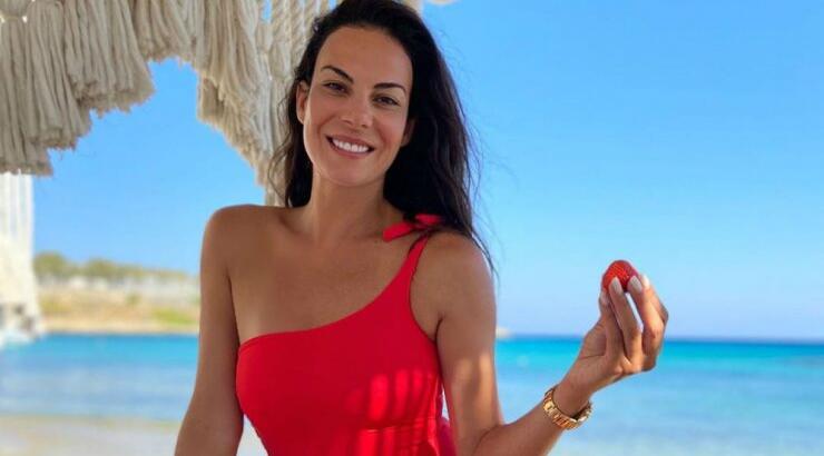 Εύη Βατίδου: Η κόρη της έχει μεγαλώσει και είναι μια κούκλα [εικόνες] 