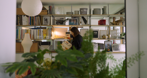 Η creative director Veronica Ditting παρουσιάζει τα αγαπημένα της αντικείμενα στο σπίτι της