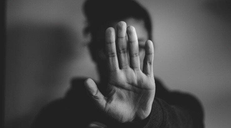 Ας σταματήσουμε τη βία κατά των γυναικών…