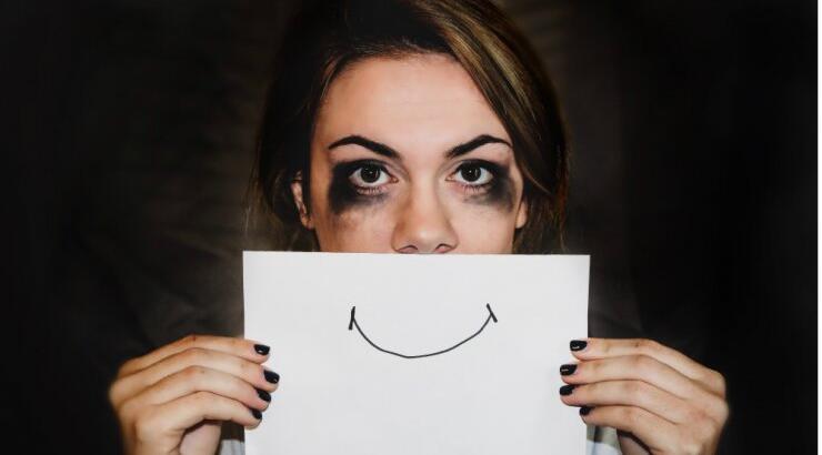 7 τρόποι για να αναγνωρίσετε την ενδοοικογενειακή βία