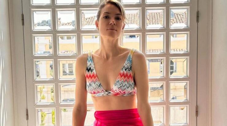 Καλεσμένες σε επίσημο event; Η Βίκυ Καγιά σας δείχνει τη δική της υπέροχη επιλογή